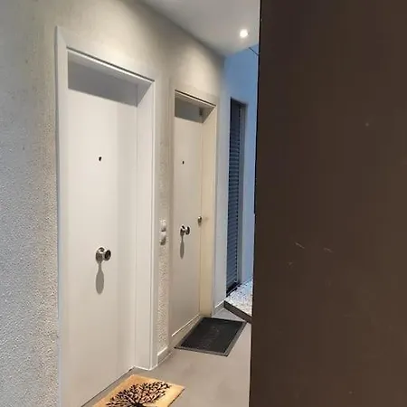 Moderno Apartamento Con Parking,Tarrassa, Barcelona Terrassa Exterior photo